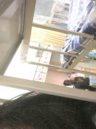 真实大学女生寝室，【大学生活好】，室友刷综艺，学生妹床上抠穴，现在的00后们太疯狂，一晚上赚几千