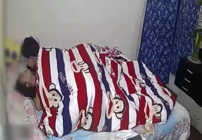 年轻小夫妻居家卧室床上床下各种啪啪啪