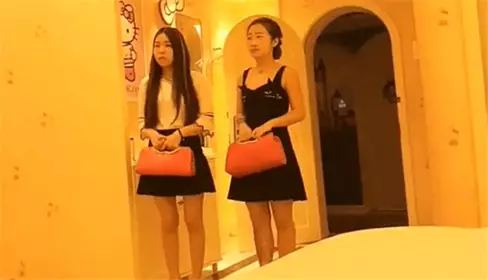 漂亮短裙美女技术不错1